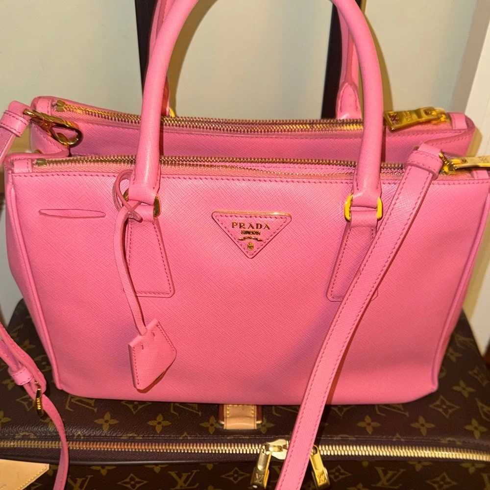 Prada Galleria Barbie Pink Gold Saffiano Leather Satchel Strap Purse Bag Medium